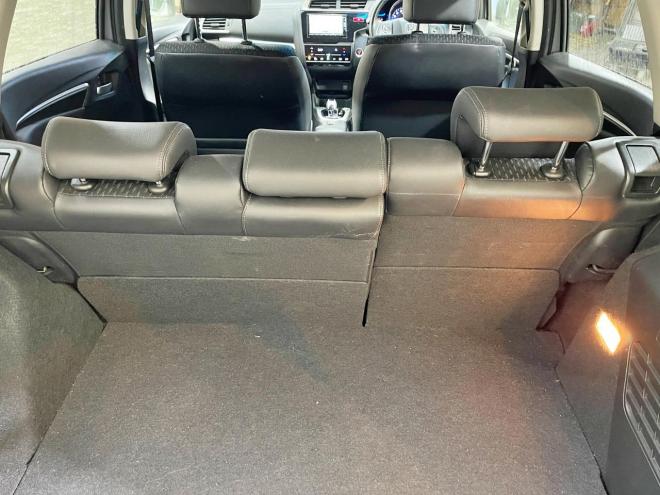 フィット1.5ハイブリッドLパッケージ 4WD 5年保証 ナビ Bカメ ETC 寒冷地仕様 車検整備2年付 修復歴無