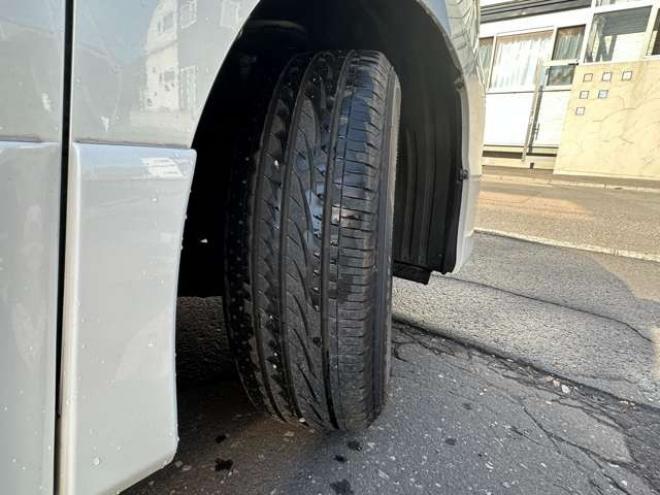 ヴェルファイア2.4 Z プラチナセレクション 4WD　両側パワースライドドア　HDDナビ　フルセグTV　バックモニター　プッシュスタート　横滑り防止装置　コーナーセンサー　パワーバックドア　純正アルミホイール　純正エンンジンスターター 2400