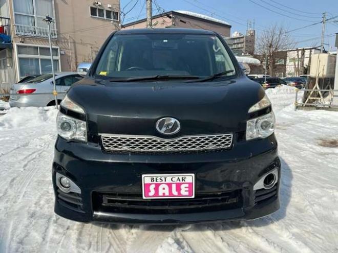 ヴォクシー2.0 ZS 4WD　両側パワースライドドア　プッススタート 2000