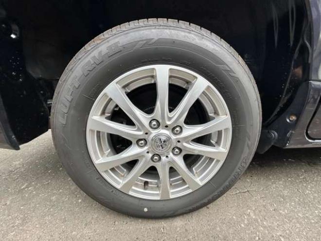 ヴォクシー2.0 X 4WD　電動スライドドア　冬タイヤセット　ドラレコ　アクセル踏み間違い防止装置 ナビTVバックモニター 2000