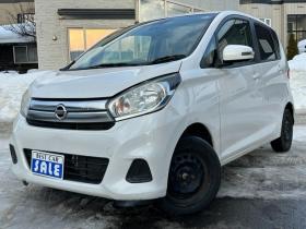 デイズ　X 4WD　Bluetooth　地デジ　プッシュスタート　アイドリングストップ　シートヒーター　衝突軽減ブレーキ　横滑り防止装置　アランドビューモニター　バックモニター 660