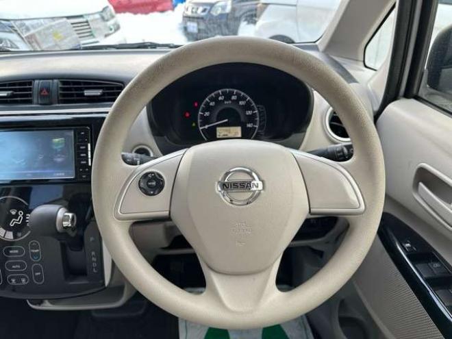 デイズX 4WD　Bluetooth　地デジ　プッシュスタート　アイドリングストップ　シートヒーター　衝突軽減ブレーキ　横滑り防止装置　アランドビューモニター　バックモニター 660