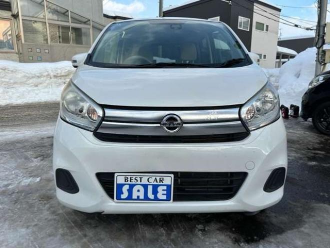 デイズX 4WD　Bluetooth　地デジ　プッシュスタート　アイドリングストップ　シートヒーター　衝突軽減ブレーキ　横滑り防止装置　アランドビューモニター　バックモニター 660