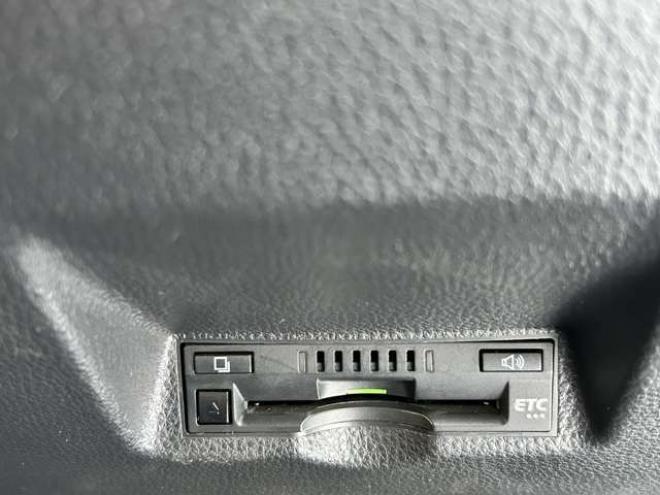 ヤリス1.5 X 4WD　衝突安全ボディー　オートライト　ナビバックモニター　ETC　衝突軽減ブレーキシステム　　レーンアシスト 1500