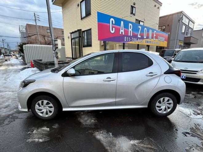 ヤリス1.5 X 4WD　衝突安全ボディー　オートライト　ナビバックモニター　ETC　衝突軽減ブレーキシステム　　レーンアシスト 1500