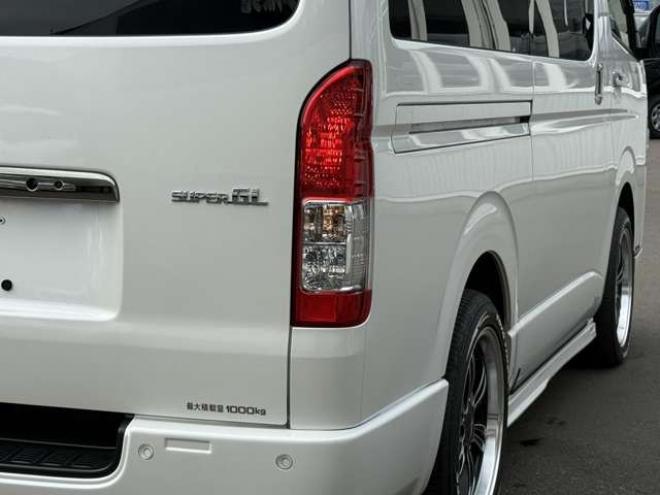 ハイエースバン2.8 スーパーGL ダークプライムII ロングボディ ディーゼルターボ 4WD　寒冷地仕様 ワンオーナー パノラミックビューモニター デジタルインナーミラー 415COBRA CL-3フロントリップ CL-2サイドステップ　CL-ステップリアバンパー　ステージ2　バッドラッカー18インチアルミ　トーヨーH30 2800