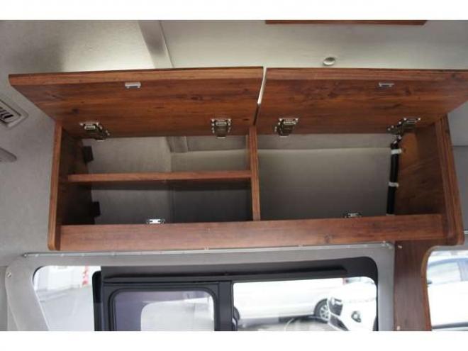 ハイエースバンスーパーロングHR　8人乗りキャンピング4WD　走行充電&外部充電&サブバッテリー　　　&FFヒーター&冷蔵庫&シンク&給排水　アルパインBIG-X&フリップダウン　415COBRAフロントリップ&バッドラッカー17AW　デジタルインナー　全方位カメラ 2700