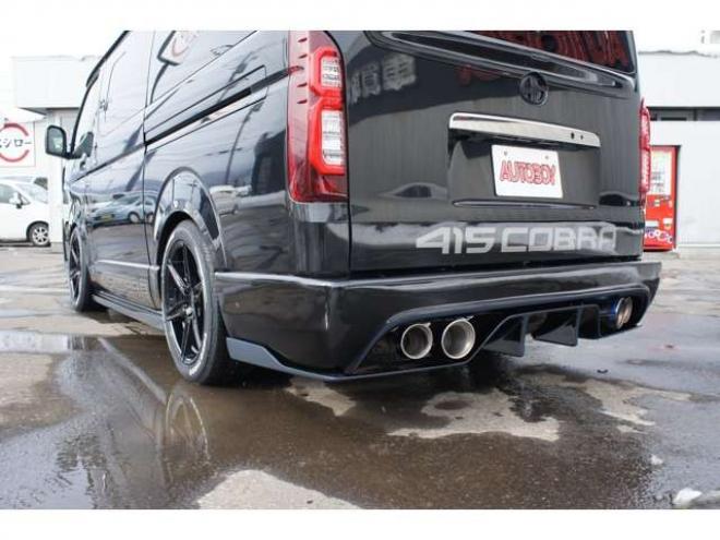 レジアスエース2.8 スーパーGL ダークプライム ロングボディ ディーゼルターボ 4WD　415COBRAオフィシャルコンプリート　ファントムヘッドライトシステム&新作HP-6　18インチホイール&フェイスリフトキット&フルエアロ&フローティングリップ&ローフォルムフェンダー　玄武2インチダウンブロック 2800