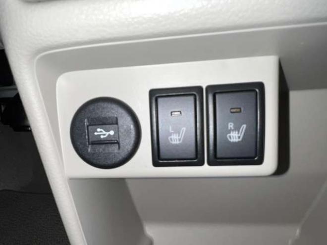 ラパンL 4WD　プッシュスタート　スマートキー　ナビ　バックカメラ　衝突軽減　横滑り防止　アイドリングストップ　前席シートヒーター　ETC 660