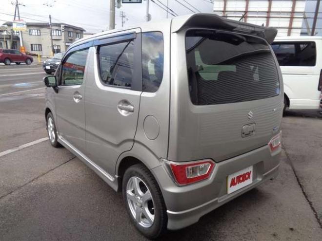 ワゴンRハイブリッド FZ セーフティパッケージ装着車 4WD　ワンオーナー車　全方位モニター　スマートキー　社外ナビ 660