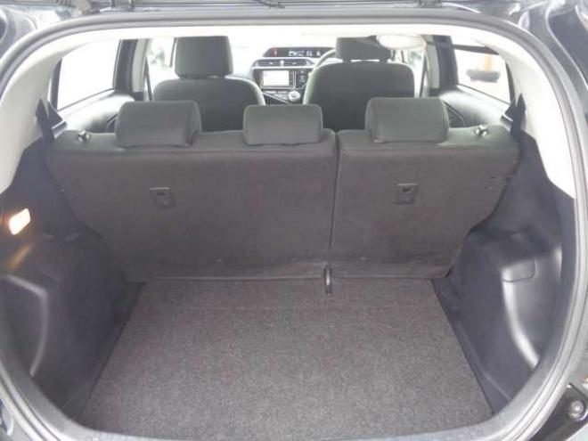 アクア1.5 S　純正ナビ　バックカメラ　スマートキー 2WD 1500