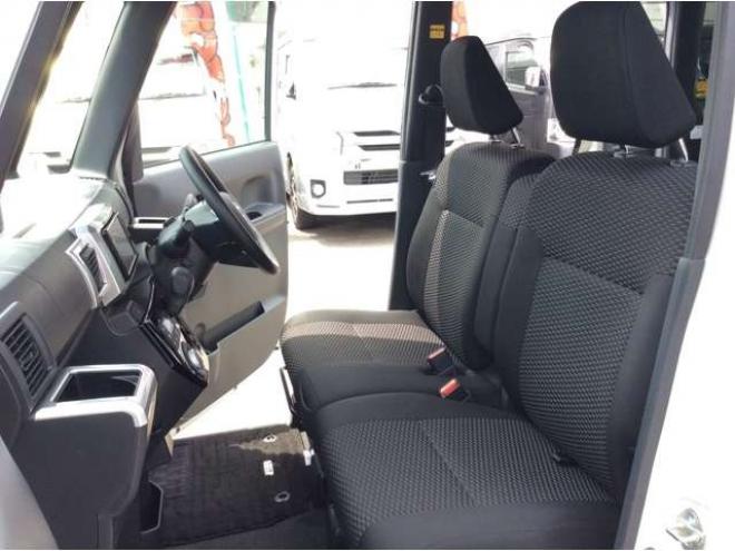 ピクシスメガL SAIII 4WD　両側パワスラ　プッシュスタート　スマートキー　運転席側シートヒーター　純正ナビ　フルセグTV　横滑り防止　アイドリングストップ　衝突被害軽減　オートライト　ドラレコ　ETC　バックカメラ　電動格納ミラー 660