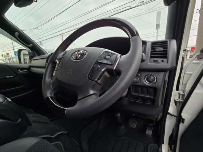 ハイエースバン2.8 スーパーGL ダークプライムII ロングボディ ディーゼルターボ 4WD　ESSEXバージョン　FスポイラーVer3&サイドライナー&リアライナー　ESSEX　ENCD17インチAW　ヨコハマPARADA17インチ　ESSEX3Dフロアマット　ハーフレザーシート　プッシュスタート　スマートキー　リアヒーター 2800