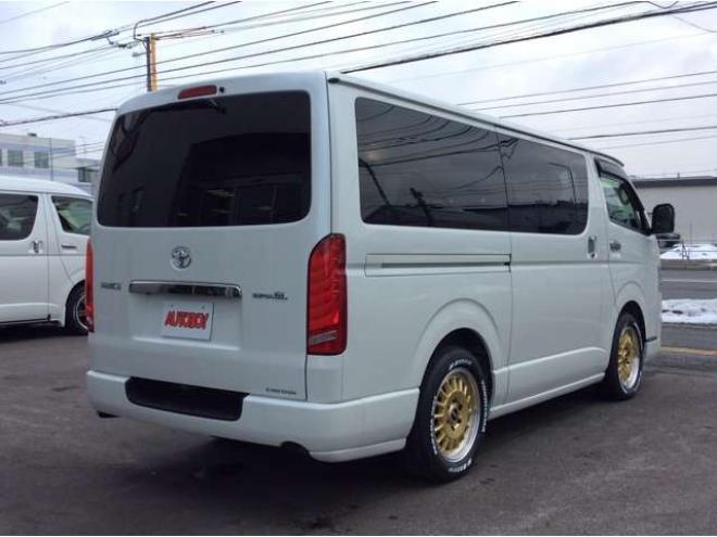 ハイエースバン2.8 スーパーGL ダークプライムII ロングボディ ディーゼルターボ 4WD　ESSEXバージョン　FスポイラーVer3&サイドライナー&リアライナー　ESSEX　ENCD17インチAW　ヨコハマPARADA17インチ　ESSEX3Dフロアマット　ハーフレザーシート　プッシュスタート　スマートキー　リアヒーター 2800