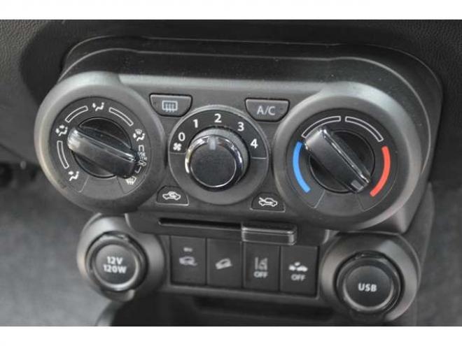 イグニス1.2 ハイブリッド MG 4WD　ワンオーナー車ハイブリッド4WDセーフティサポート搭載デュアルカメラブレーキサポートアイドリングストップ全方位モニター付ナビTV横滑り防止装置シートヒーター 1200