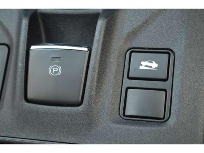 インプレッサスポーツ 1.6 i-L アイサイト 4WD　ワンオーナー車4WDパドルシフトアイサイトアイドリングストップ横滑り防止装置レーダークルーズコントロール純正8インチナビTVバックサイドカメラ前後ドラレコETCパーキングセンサーLEDライト 1600