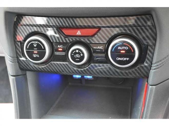 インプレッサスポーツ 1.6 i-L アイサイト 4WD　ワンオーナー車4WDパドルシフトアイサイトアイドリングストップ横滑り防止装置レーダークルーズコントロール純正8インチナビTVバックサイドカメラ前後ドラレコETCパーキングセンサーLEDライト 1600