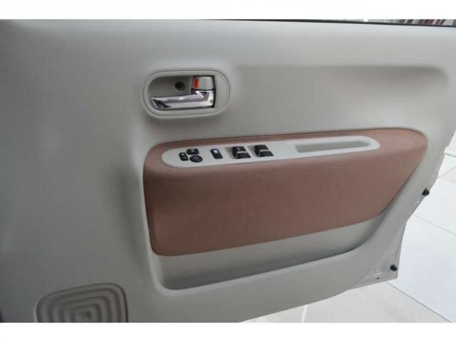 ラパンX 4WD　ワンオーナー車4WDセーフティサポート搭載アイドリングストップ横滑り防止装置デュアルセンサーブレーキサポート後退時ブレーキサポートハイビームアシストLEDライト 660