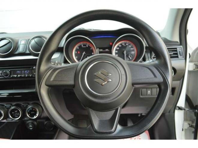 スイフト1.2 XG スズキ セーフティサポート非装着車 4WD　ワンオーナー車4WD横滑り防止装置ABSシートヒータードアミラーヒーターCDスマートキープッシュスタート社外15インチアルミ 1200