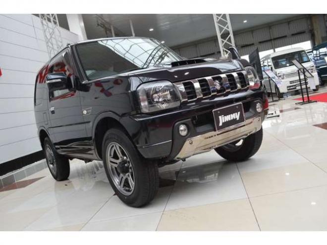 ジムニーランドベンチャー 4WD　ワンオーナー特別仕様車5速マニュアル4WDターボ7インチワイドナビTVバックカメラETCハーフレザーシートヒーター 660