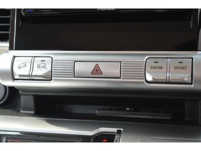 クロスビー1.0 ハイブリッド MZ 4WD　ワンオーナー車ハイブリット4WDターボセーフティサポート搭載パドルシフト横滑り防止装置クルーズコントロールLEDライト純正ディスプレイオーディオ 1000