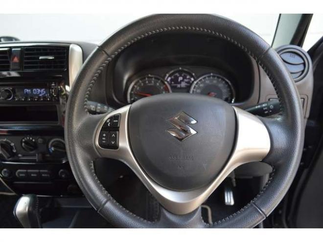 ジムニーランドベンチャー 4WD　ワンオーナー特別仕様車4WDターボCDハーフレザーシートヒーターウインカーミラーヒーター 660