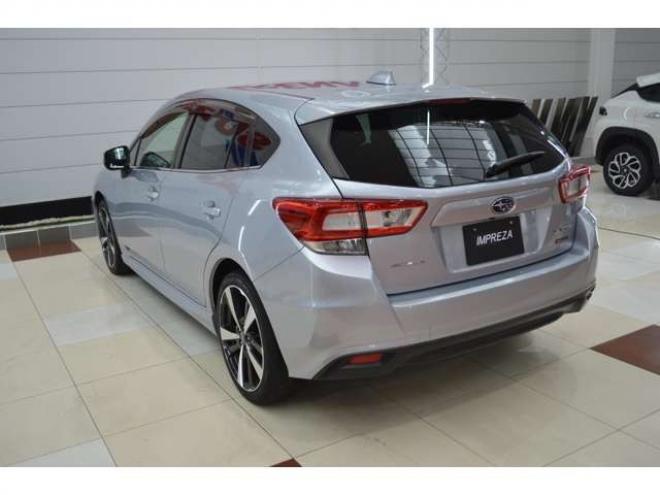 インプレッサスポーツ 2.0 i-S アイサイト 4WD　ワンオーナー車アイサイト4WDアドバンスセーフティパッケージ8インチ純正ナビTVバックカメラETCドラレコパワーシートLEDライトアダプティブクルーズコントロールデジタルインナーミラーパーキングセンサー 2000