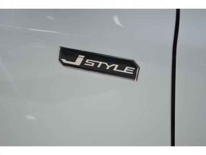 ハスラーJスタイルIII 4WD　ワンオーナー車Sエネチャージ4WDセーフティサポート搭載アイドリングストップ横滑り防止装置7インチワイドナビTVハーフレザーシートヒーターLEDライト 660