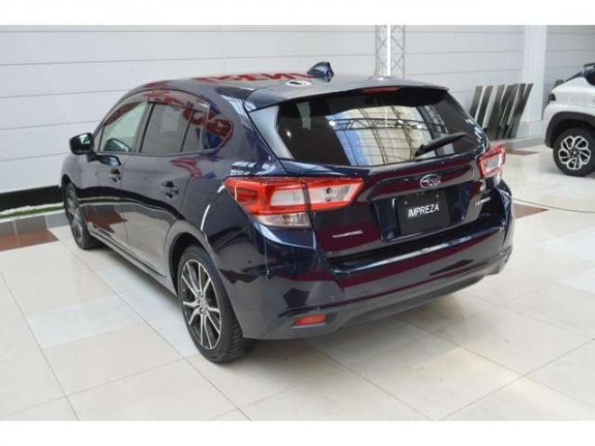 インプレッサスポーツ 2.0 i-L アイサイト 4WD　ワンオーナー車4WDパドルシフトアイサイトアイドリングストップ横滑り防止装置レーダークルーズコントロール純正8インチナビTVバックカメラブラインドスポットモニター前後ドラレコETCパーキングセンサーLEDライト 2000