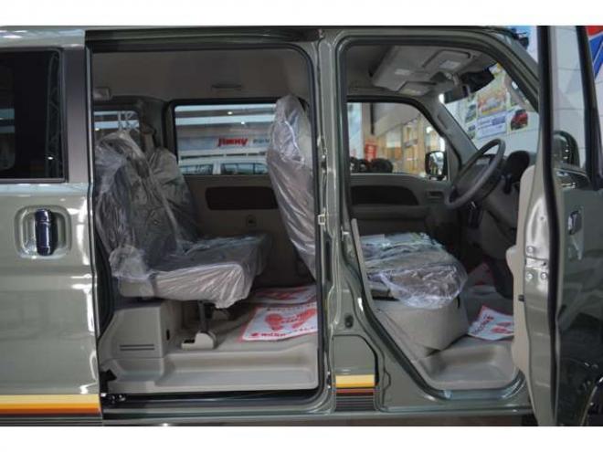 エブリィJリミテッド ハイルーフ 4WD　届出済未使用車4WDターボハイルーフセーフティサポート搭載アイドリングストップ両側オートスライドドア7インチワイドディスプレイオーディオハイビームアシストLEDライト後退時ブレーキサポート 660