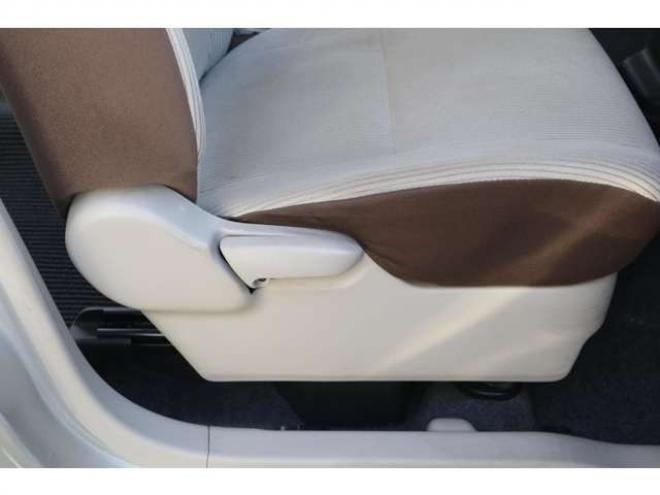 デイズS 4WD　CDプレイヤー　エマージェンシーブレーキ　運転席シートヒーター　踏み間違い衝突防止アシスト 660