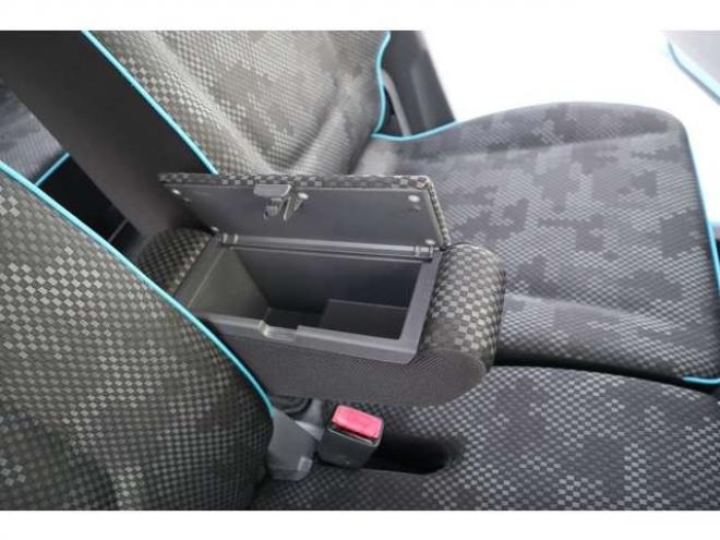 フレアクロスオーバーXS 4WD　純正CDプレイヤー　ETC　オートライト　シートヒーター　HIDヘッドライト　デュアルカメラブレーキサポート 660