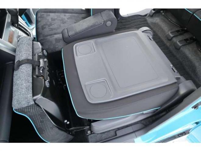 フレアクロスオーバーXS 4WD　純正CDプレイヤー　ETC　オートライト　シートヒーター　HIDヘッドライト　デュアルカメラブレーキサポート 660