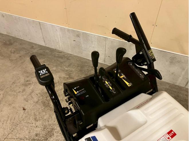 除雪機ヤマハ　YSF1070T！静音モデル！イージーターン！2024年式！新潟店在庫に付き、お取り寄せになります！