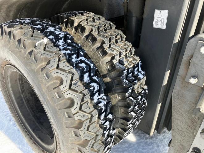 フォークリフトユニキャリア　中古　HIF4F35D　建機