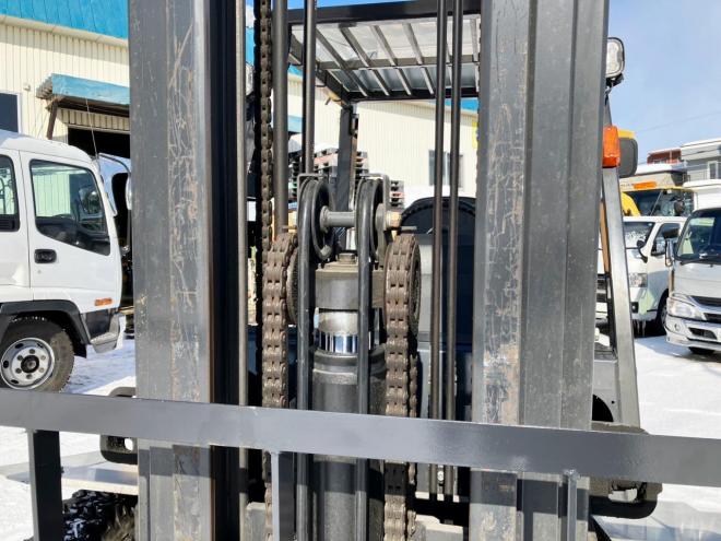 フォークリフトユニキャリア　中古　HIF4F35D　建機