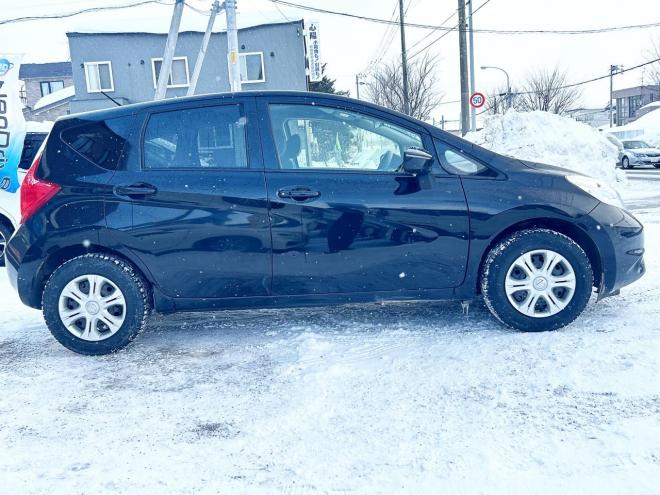 ノート1.2X FOUR Vセレクション+セーフティ 4WD　ローンが不安な方＜優遇ローン＞本州仕入　エマージェンシーブレーキ　社外ナビ 4WD