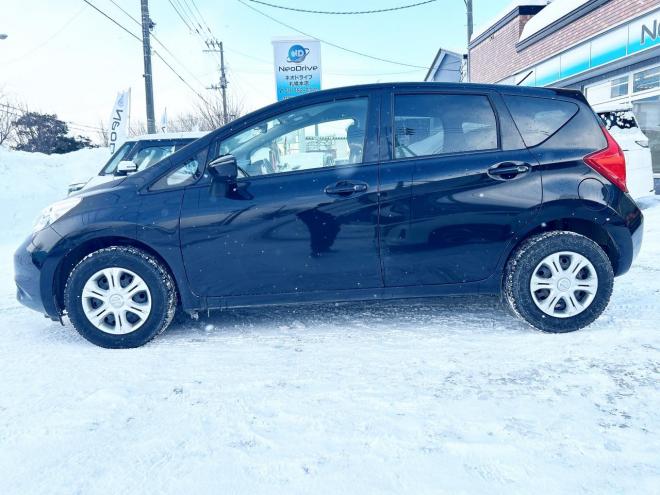 ノート1.2X FOUR Vセレクション+セーフティ 4WD　ローンが不安な方＜優遇ローン＞本州仕入　エマージェンシーブレーキ　社外ナビ 4WD