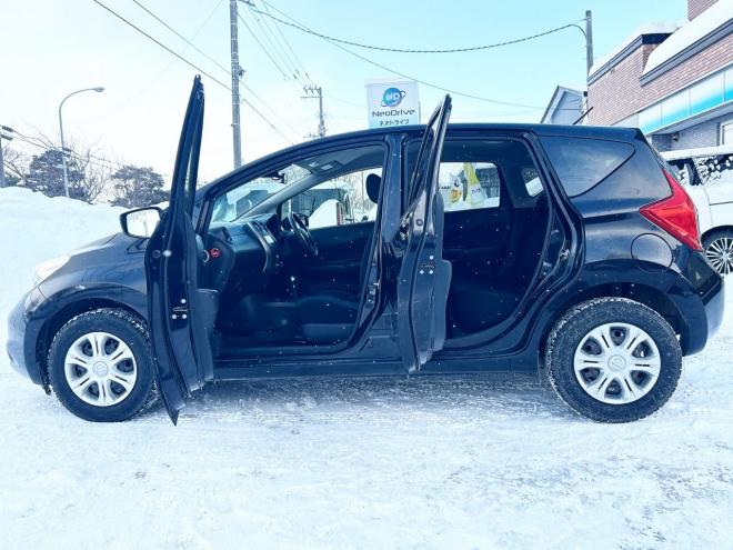 ノート1.2X FOUR Vセレクション+セーフティ 4WD　ローンが不安な方＜優遇ローン＞本州仕入　エマージェンシーブレーキ　社外ナビ 4WD