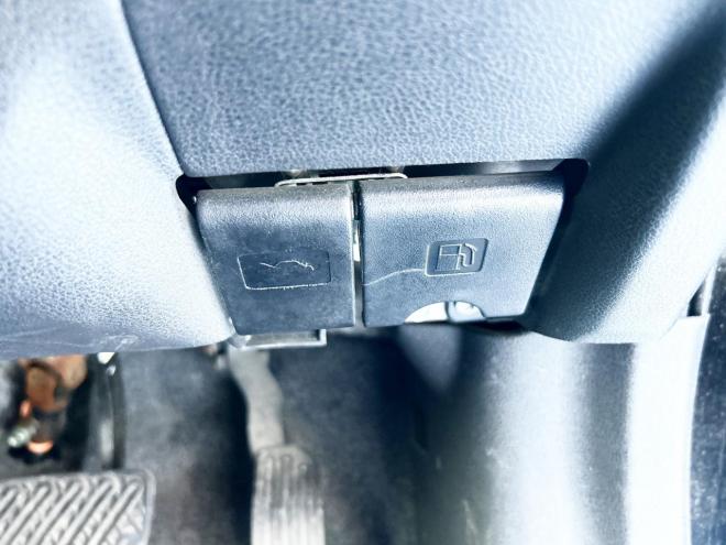 ノート1.2X FOUR Vセレクション+セーフティ 4WD　ローンが不安な方＜優遇ローン＞本州仕入　エマージェンシーブレーキ　社外ナビ 4WD