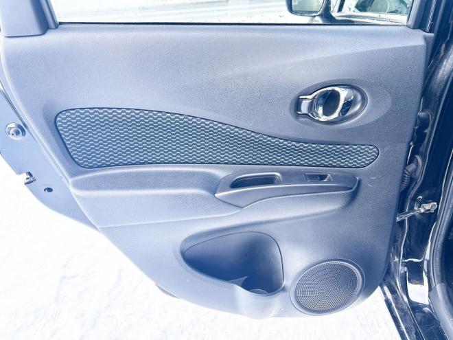 ノート1.2X FOUR Vセレクション+セーフティ 4WD　ローンが不安な方＜優遇ローン＞本州仕入　エマージェンシーブレーキ　社外ナビ 4WD