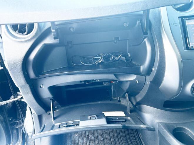 ノート1.2X FOUR Vセレクション+セーフティ 4WD　ローンが不安な方＜優遇ローン＞本州仕入　エマージェンシーブレーキ　社外ナビ 4WD