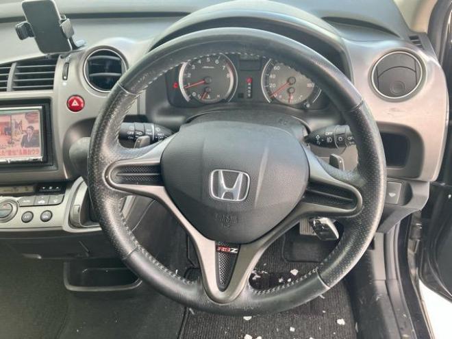 ストリームRSZ 4WD 1800 ５Dr