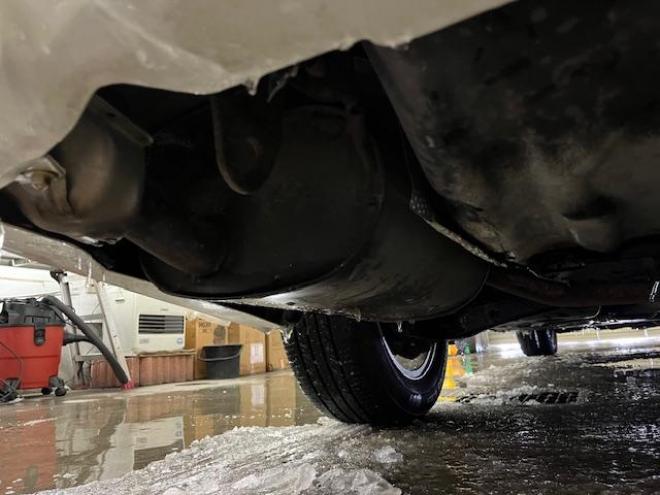 クラウンロイヤルサルーン　ｉ－Ｆｏｕｒ　寒冷地仕様　禁煙車　後期型　社外１６インチＡＷ　スタッドレスタイヤ付　クルーズコントロール　純正ＨＤＤナビ　フルセグ地デジ　ＤＶＤ再生　Ｂｌｕｅｔｏｏｔｈオーディオ　バックカメラ　コーナーセンサー 4WD 2500 4Dr