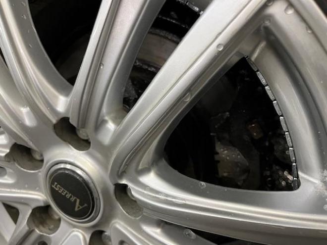 クラウンロイヤルサルーン　ｉ－Ｆｏｕｒ　寒冷地仕様　禁煙車　後期型　社外１６インチＡＷ　スタッドレスタイヤ付　クルーズコントロール　純正ＨＤＤナビ　フルセグ地デジ　ＤＶＤ再生　Ｂｌｕｅｔｏｏｔｈオーディオ　バックカメラ　コーナーセンサー 4WD 2500 4Dr