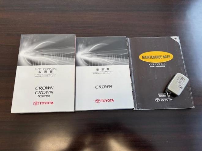 クラウンロイヤルサルーン　ｉ－Ｆｏｕｒ　寒冷地仕様　禁煙車　後期型　社外１６インチＡＷ　スタッドレスタイヤ付　クルーズコントロール　純正ＨＤＤナビ　フルセグ地デジ　ＤＶＤ再生　Ｂｌｕｅｔｏｏｔｈオーディオ　バックカメラ　コーナーセンサー 4WD 2500 4Dr