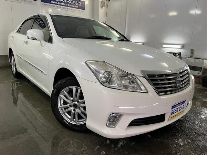 クラウンロイヤルサルーン　ｉ－Ｆｏｕｒ　寒冷地仕様　禁煙車　後期型　社外１６インチＡＷ　スタッドレスタイヤ付　クルーズコントロール　純正ＨＤＤナビ　フルセグ地デジ　ＤＶＤ再生　Ｂｌｕｅｔｏｏｔｈオーディオ　バックカメラ　コーナーセンサー 4WD 2500 4Dr