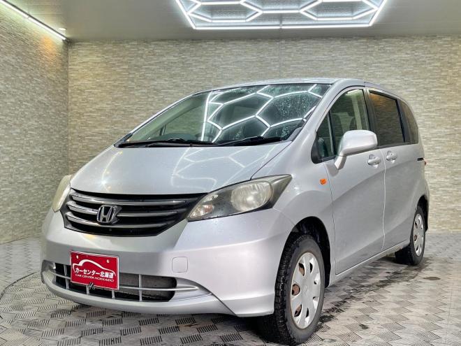 フリード1.5G 4WD 5年保証 ナビ Bカメ ETC 夏冬タイヤ 寒冷地仕様 禁煙 修復歴無