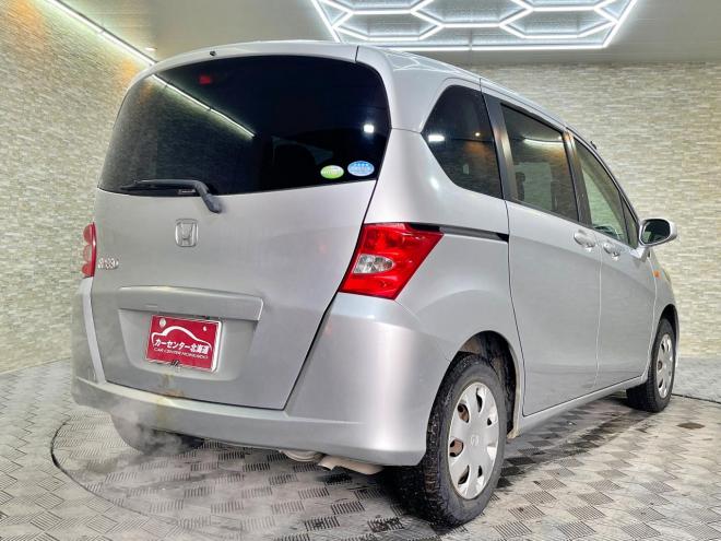 フリード1.5G 4WD 5年保証 ナビ Bカメ ETC 夏冬タイヤ 寒冷地仕様 禁煙 修復歴無