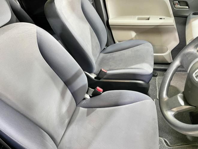 フリード1.5G 4WD 5年保証 ナビ Bカメ ETC 夏冬タイヤ 寒冷地仕様 禁煙 修復歴無